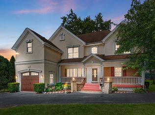 258 N Jackson Rd, Clarendon Hills, IL 60514