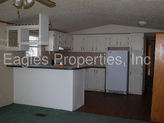 3rd image of 128 Hailey Dr