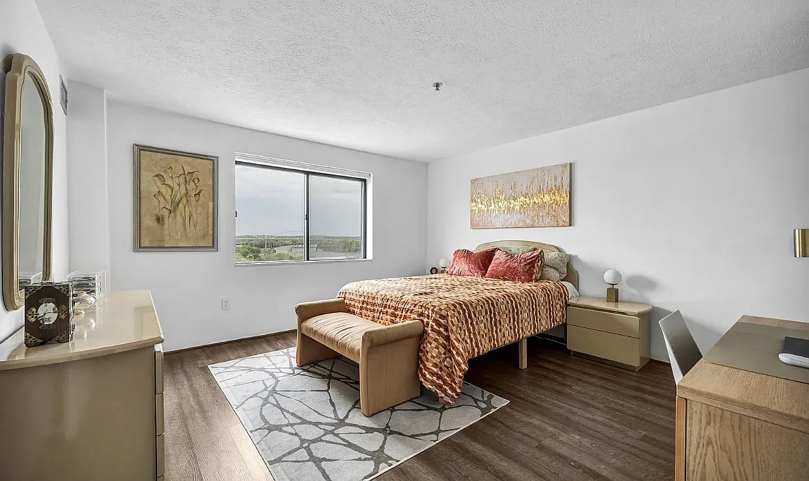 1 bed, 1.5 bath, 738 sqft, $2,000 — Photo 3