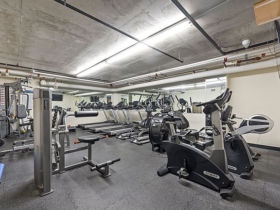 3rd image of 25-27 23rd St #2F