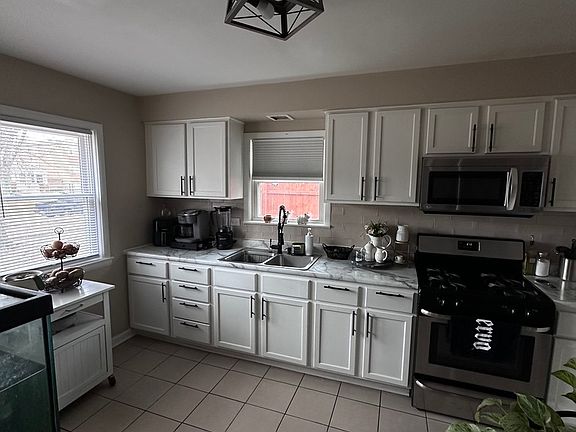 5th image of 15013 Western Ave