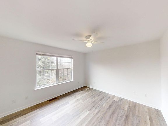 4th image of 329 Mary Rose Ln #1