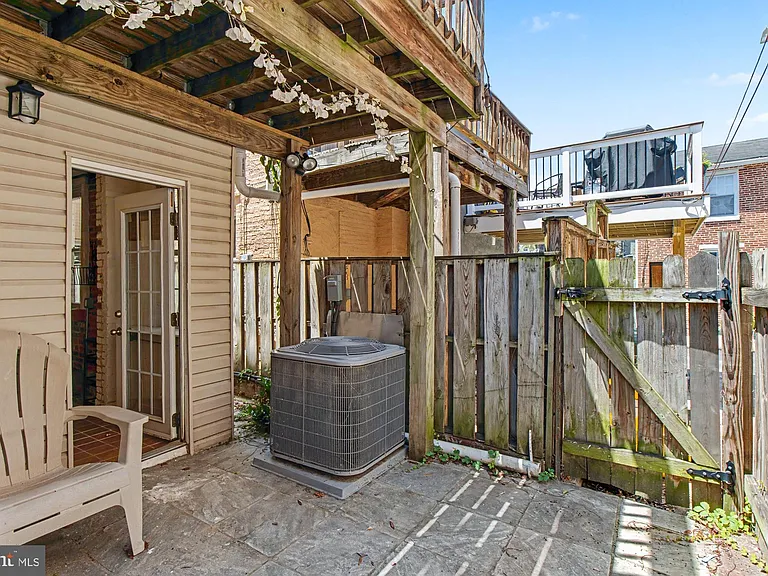 14 Poultney St — Photo 18