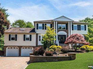 24 Fox Hollow Rd, Ramsey, NJ 07446