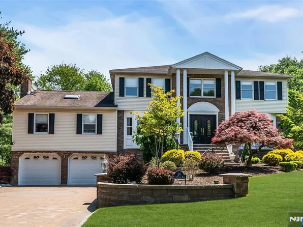 24 Fox Hollow Rd, Ramsey, NJ 07446