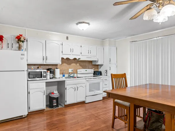 222 Judith Lane #5, Waterbury, CT 06704