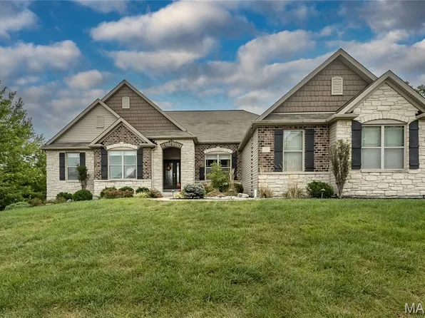 101 Castlewood Estates Dr, O Fallon, MO 63368