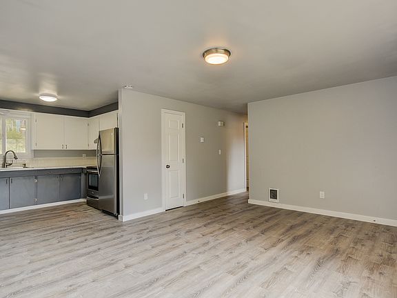 4th image of 1172 SW Swantown Ave APT B2