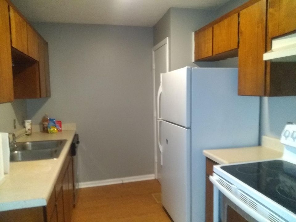 1st image of 811 Lake Terrace Dr