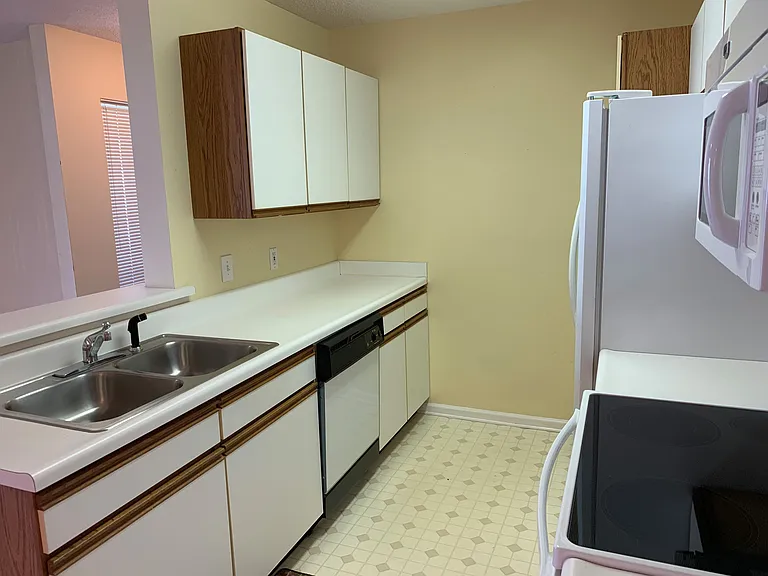 2136 Clearwater Dr #F — Photo 5