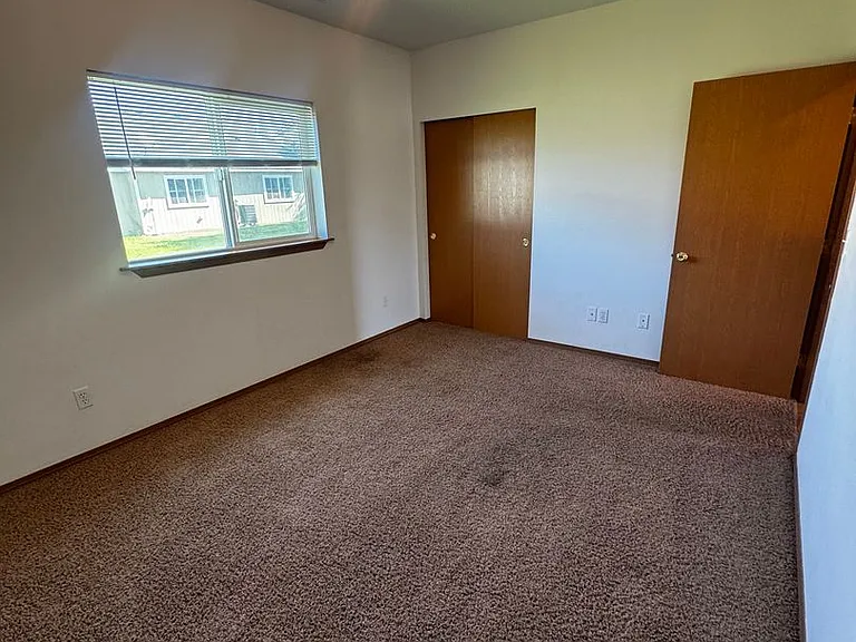1208 W Malaga Ave — Photo 14