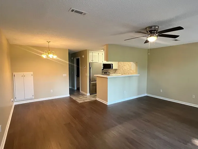176 Woodmere Dr — Photo 5