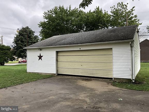 5th image of 204 Arcadia Pkwy