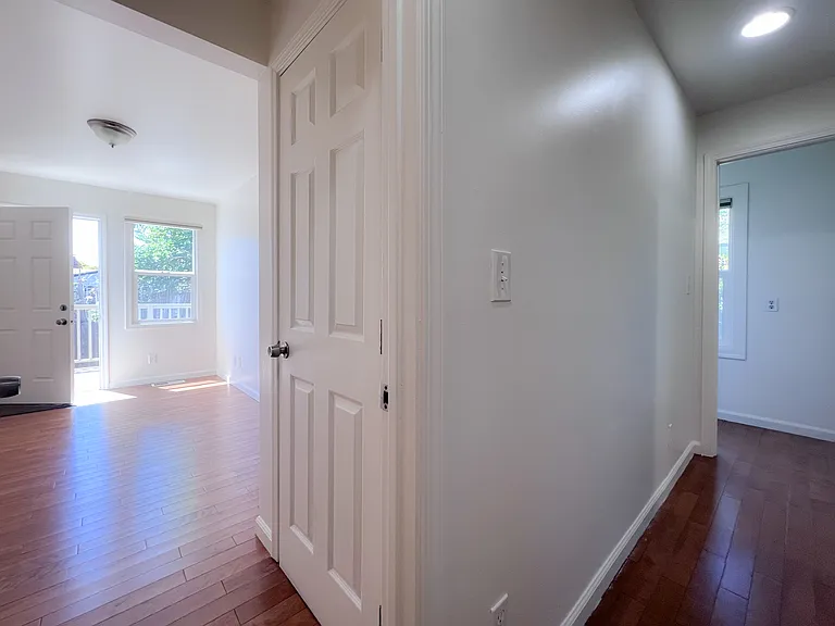 1054 Cornell Ave — Photo 6