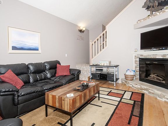4th image of 5640 Palisades Dr