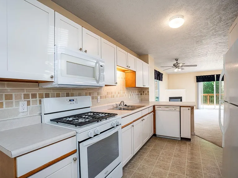 970 Ada Place Dr SE — Photo 8