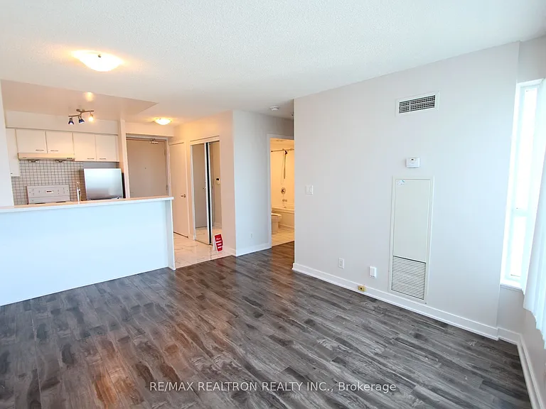 36 Lee Centre Dr #2906 — Photo 9