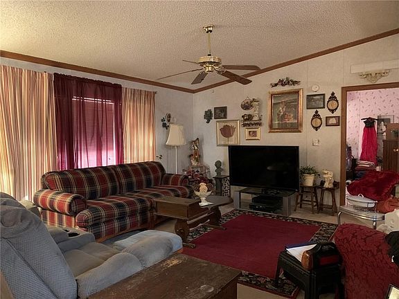 2nd image of 402 N 11th St