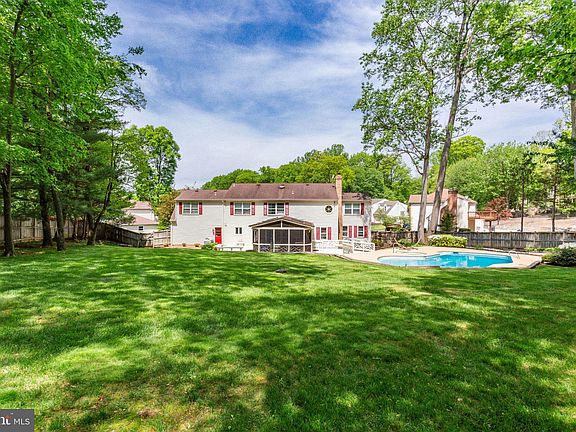 3rd image of 11551 Holly Briar Ln