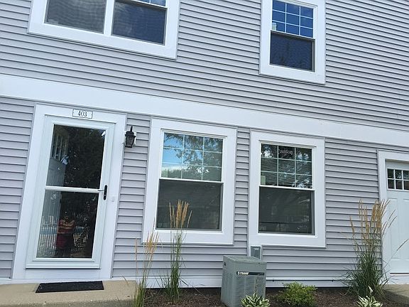 5th image of 403 Farmingdale Cir