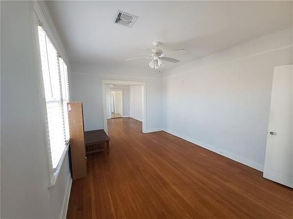 2nd image of 2209-11 Broadway St