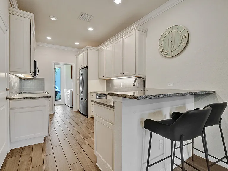 1300 Eucalyptus Dr #3 — Photo 5
