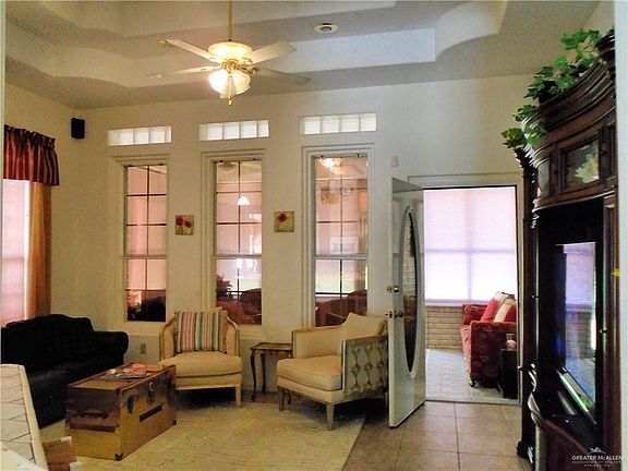 3rd image of 834 Lucy Dr