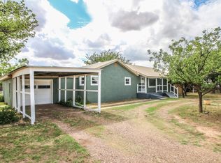 1155 S 10th St, Slaton, TX 79364