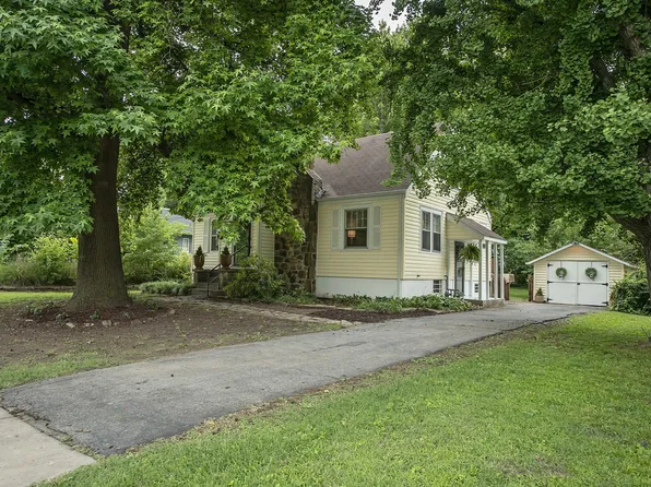 1559 S Fremont Avenue, Springfield, MO 65804