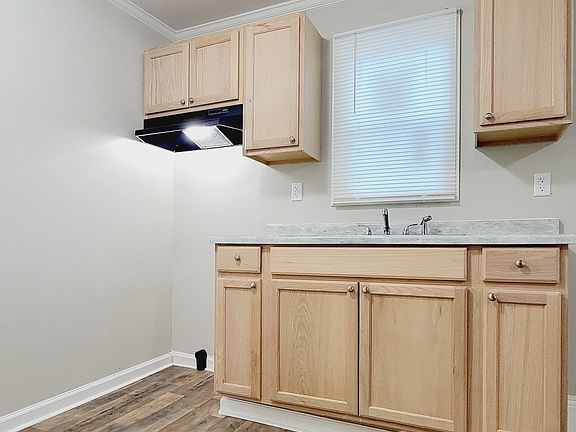 3rd image of 1029 Caldwell St