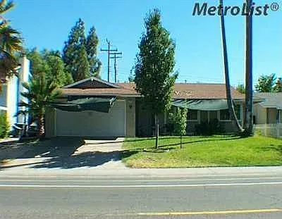 7262 Larchmont Dr photo 1