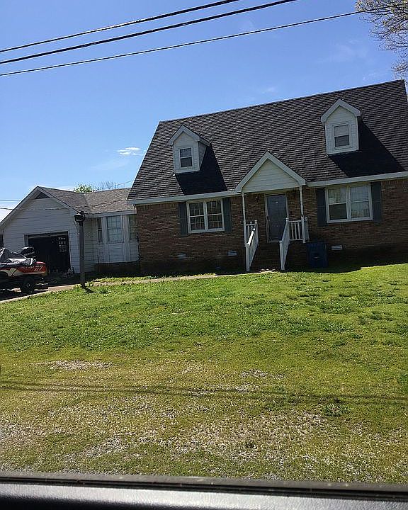 2nd image of 133 Lakeview Dr