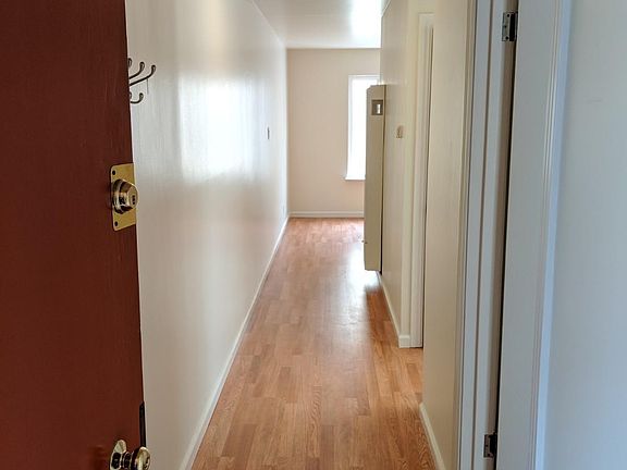 3rd image of 345 Fillmore St APT 5