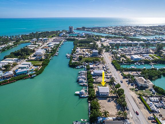 3rd image of 66 Coco Plum Dr