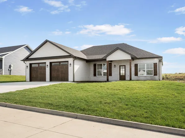 2482 Greenside Dr, Boonville, MO 65233