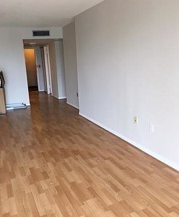 4th image of 2801 NE 183rd St APT 1807