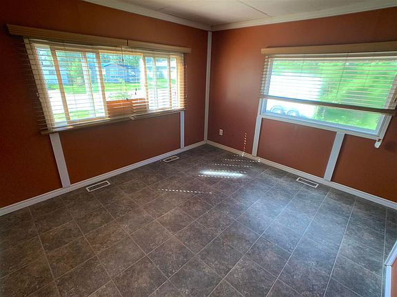 3rd image of 5355 41st St