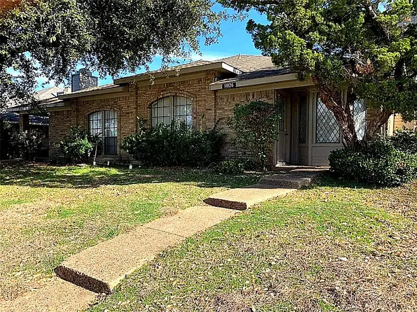 11826 & 11828 Garden Terrace Dr, Dallas, TX 75243