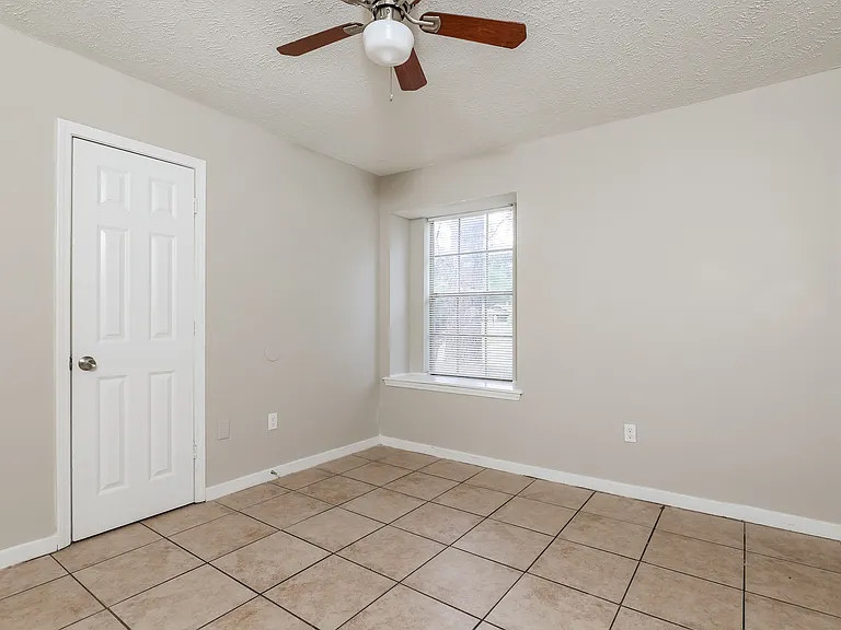 4946 Hanging Oak Dr — Photo 11