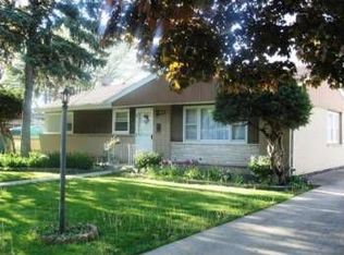 2810 Pauline Ave, Glenview, IL 60025