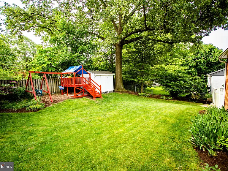 3163 Patrick Henry Dr — Photo 26