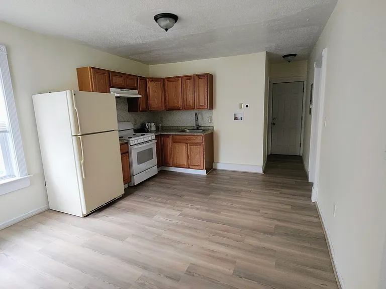 77 Clifford St #1 — Photo 4