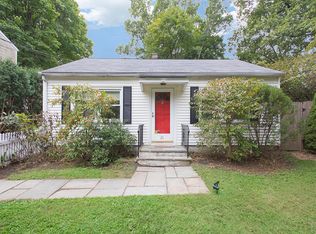 21 Maple Dr, Old Greenwich, CT 06870