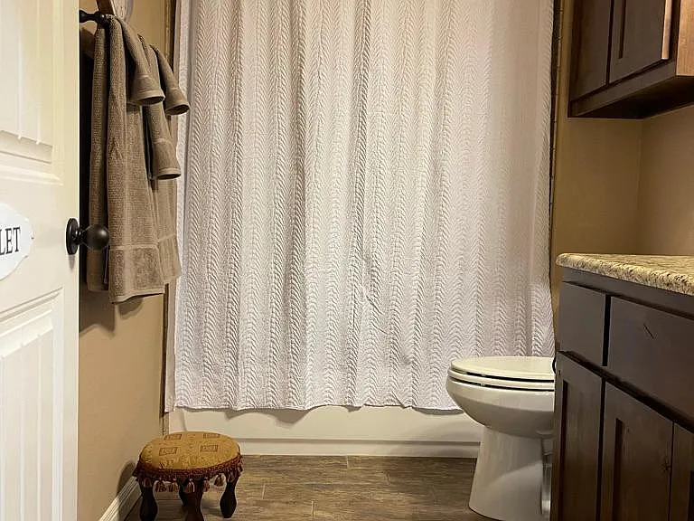 1407 Lauren Ln — Photo 15