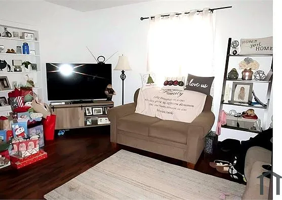 207 S 2nd Ave #1 — Photo 4