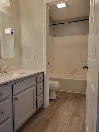 1206 E Poplar St #3 — Photo 9