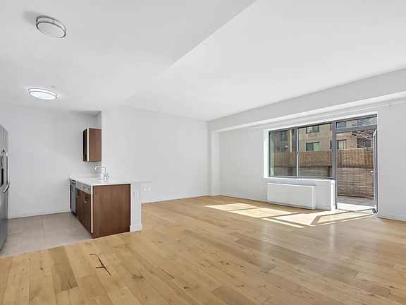 3rd image of 64 E 111th St APT 103