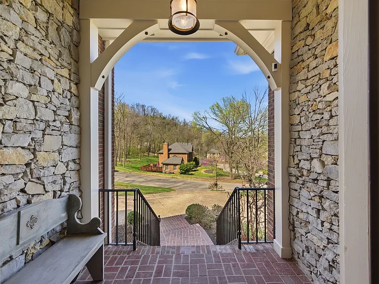 710 Ashley Run — Photo 3