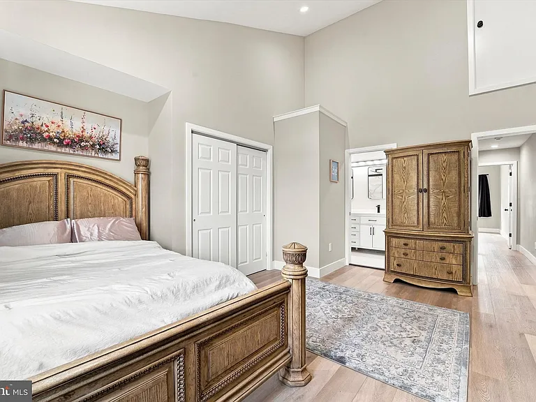 126 W Hector St — Photo 11