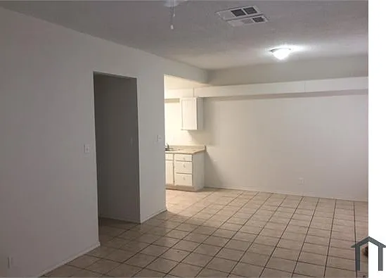 4 bed, 1322 sqft, $1,450 — Photo 3
